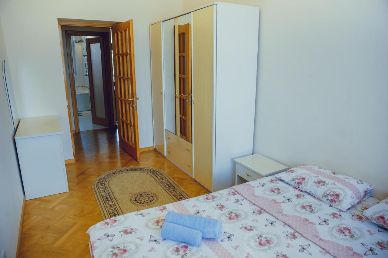 Clock Tower Apartment In Bakú Exterior foto